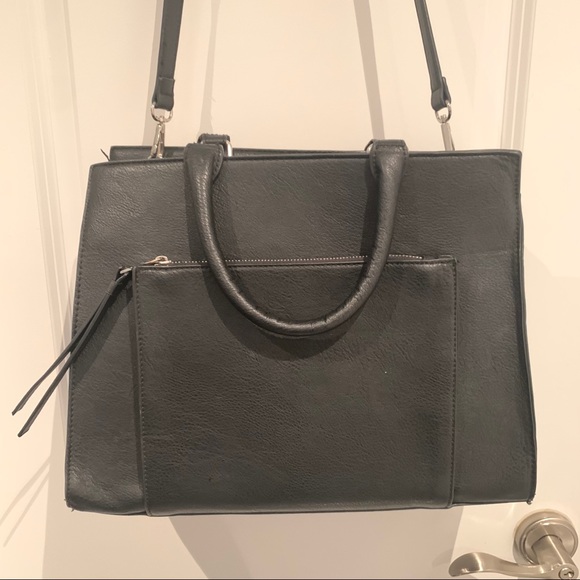 Black Bag w/Detachable Strap - Picture 2 of 7